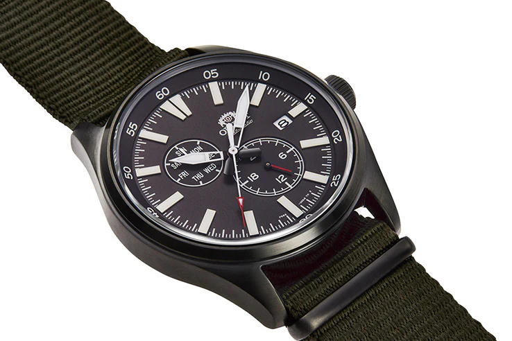 ALBA AK-040 Stylish Men's Quartz Watch - Water Resistant - Elegant Design - Durable Stainless Steel - Image 2