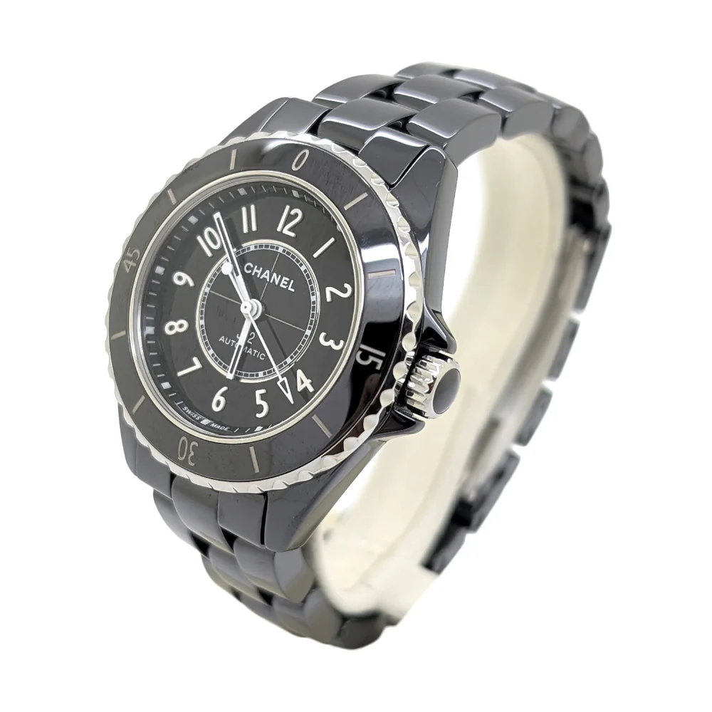 CHANEL H5696 J12 33mm Black Ceramic Swiss Movement Water Resistant Elegant Design
