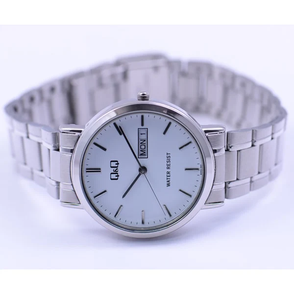 CITIZEN A202 201 Elegant Wristwatch with Day and Date Display, Durable Stainless Steel, Water Resistant Design for Everyday Use - Image 3