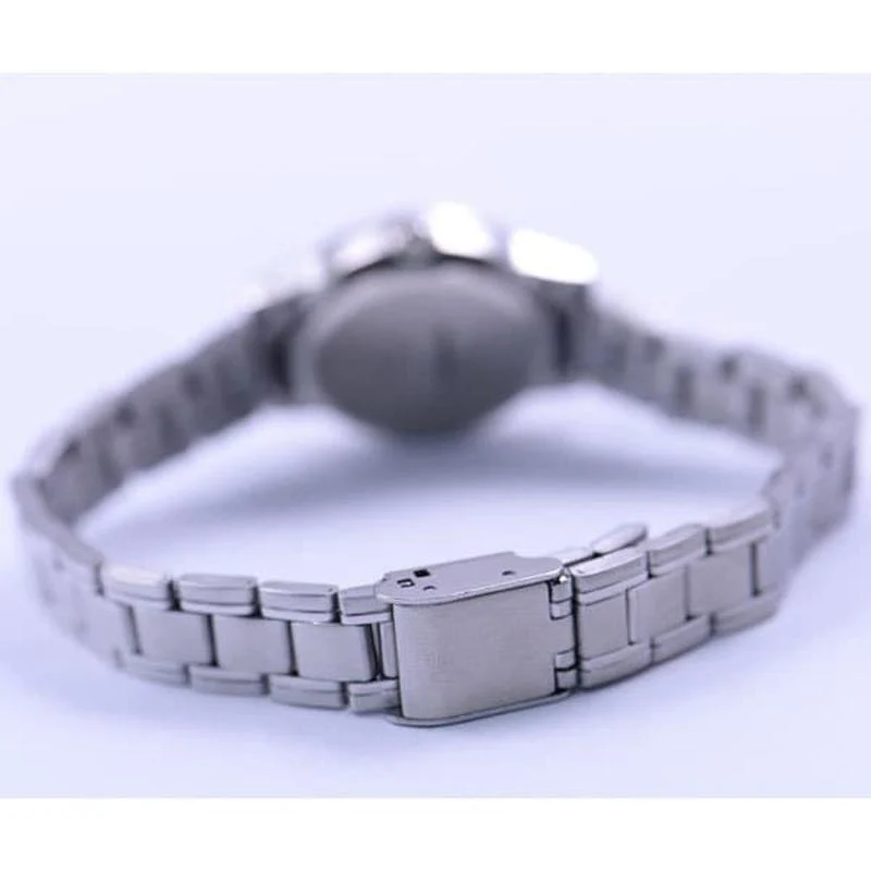 Citizen Women's Watch with Date D011-204 - Image 4
