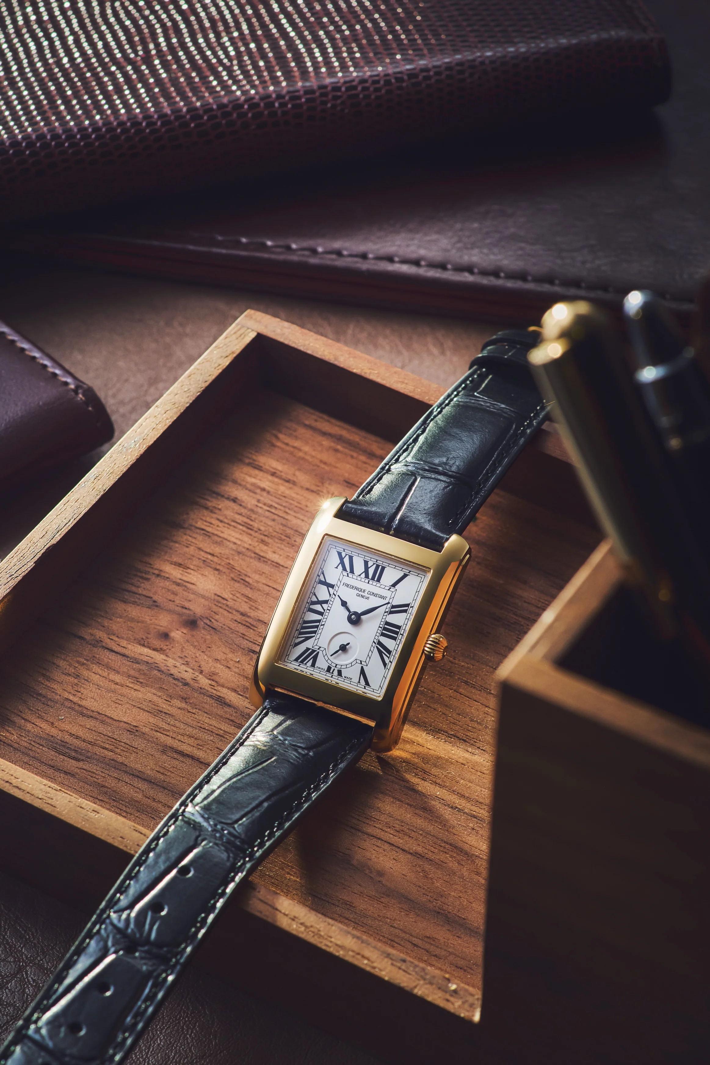 Frederique Constant FC-235S2C5 Elegant Swiss Automatic Watch with Date Function and Sapphire Crystal - Image 7