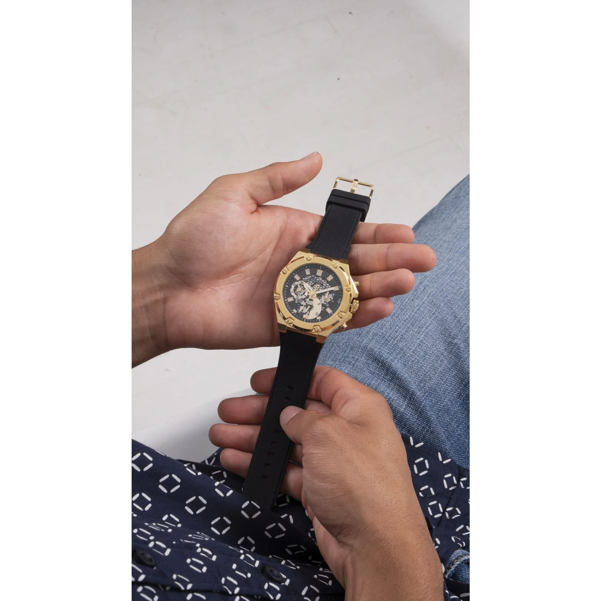 GUESS THIRD GEAR GW0334G2 Men's Gold Watch - Image 2