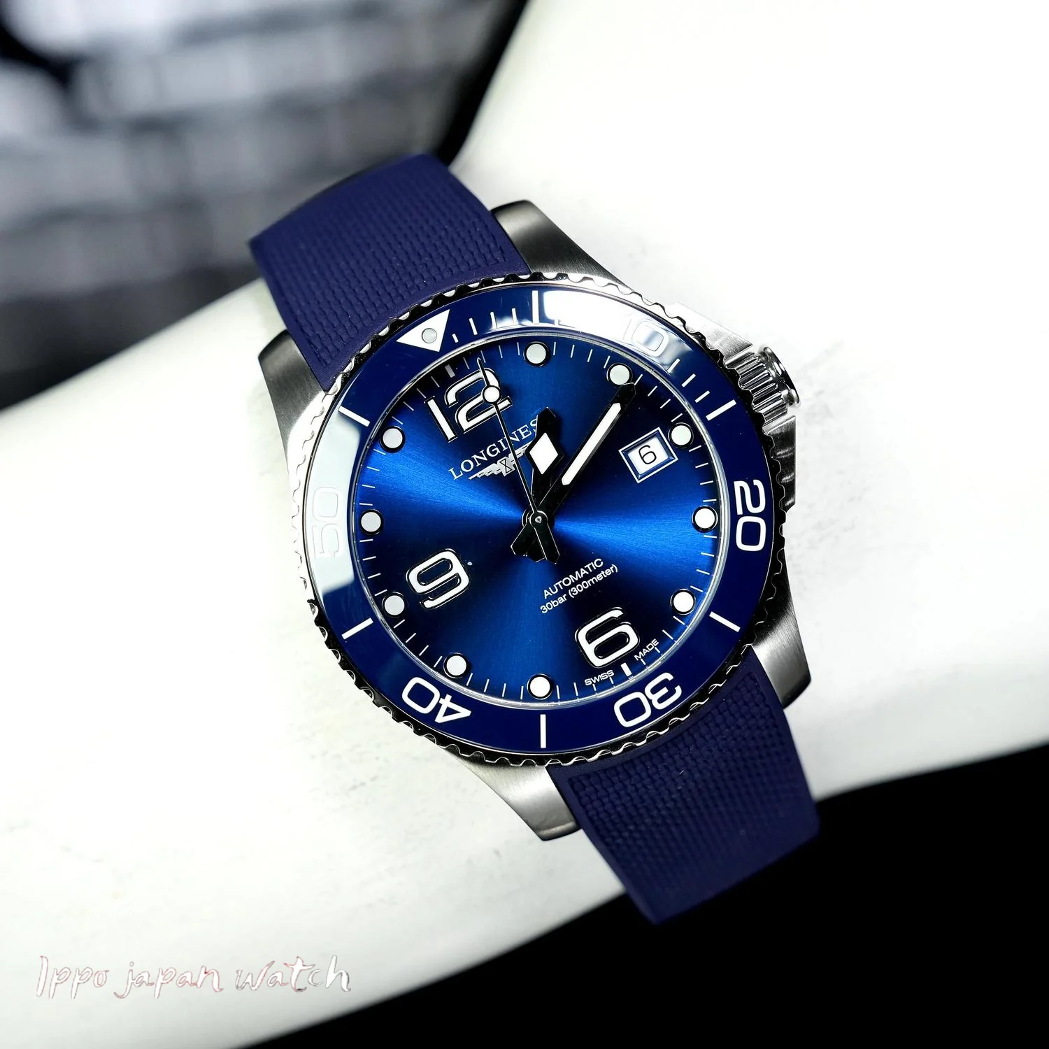 Longines L3.780.4.96.9 Men's Rubber Strap Watch Parallel Imported with 2-Year Warranty - Image 7
