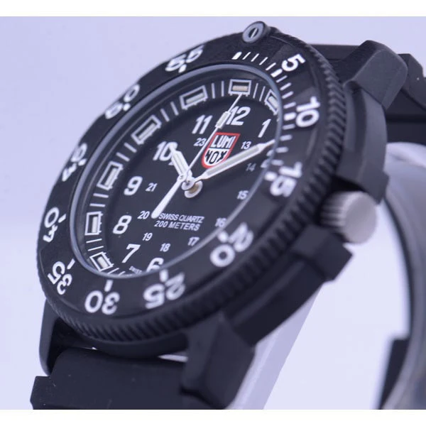 LUMINOX 3001 Original Navy Seal 3000 Series Water Resistant Swiss Quartz Military Watch with 2 Year Warranty - Image 2