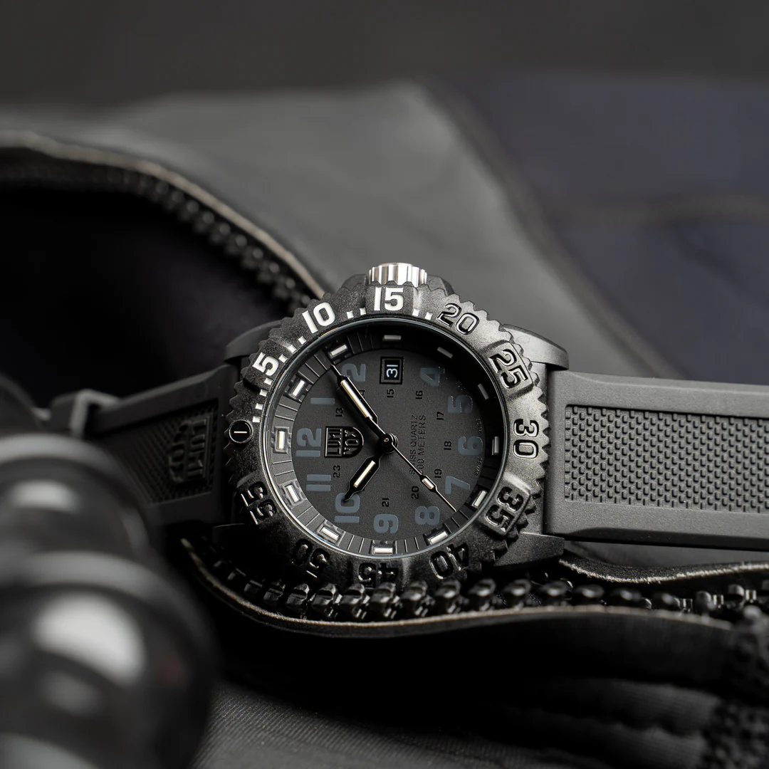 Luminox Navy Seal Colormark 3050 Series Ref.3051.GO.NSF 3051_173 - Image 4