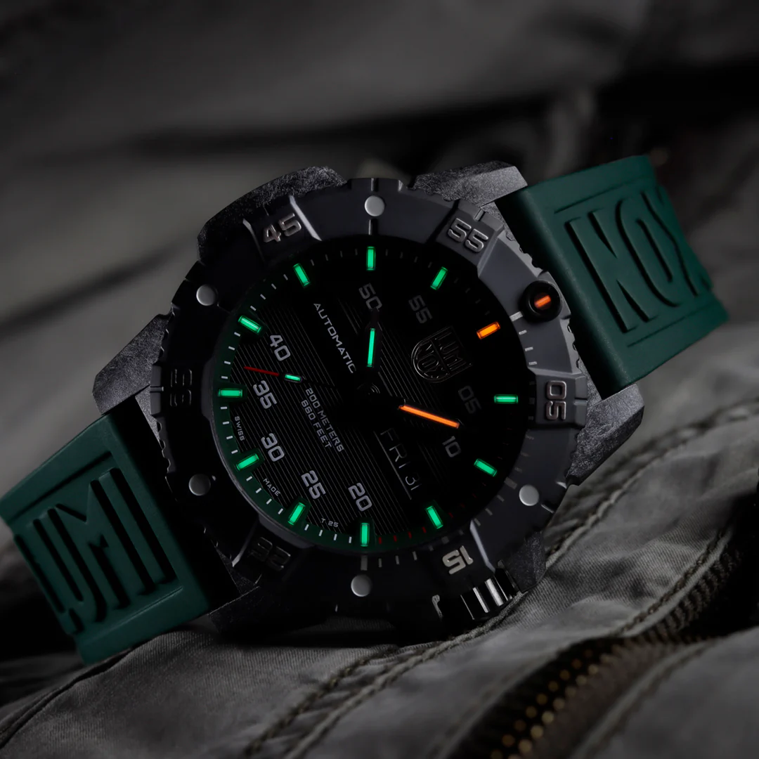 Luminox Master Carbon Seal Automatic 3860 Series Ref. 3877 - Image 6
