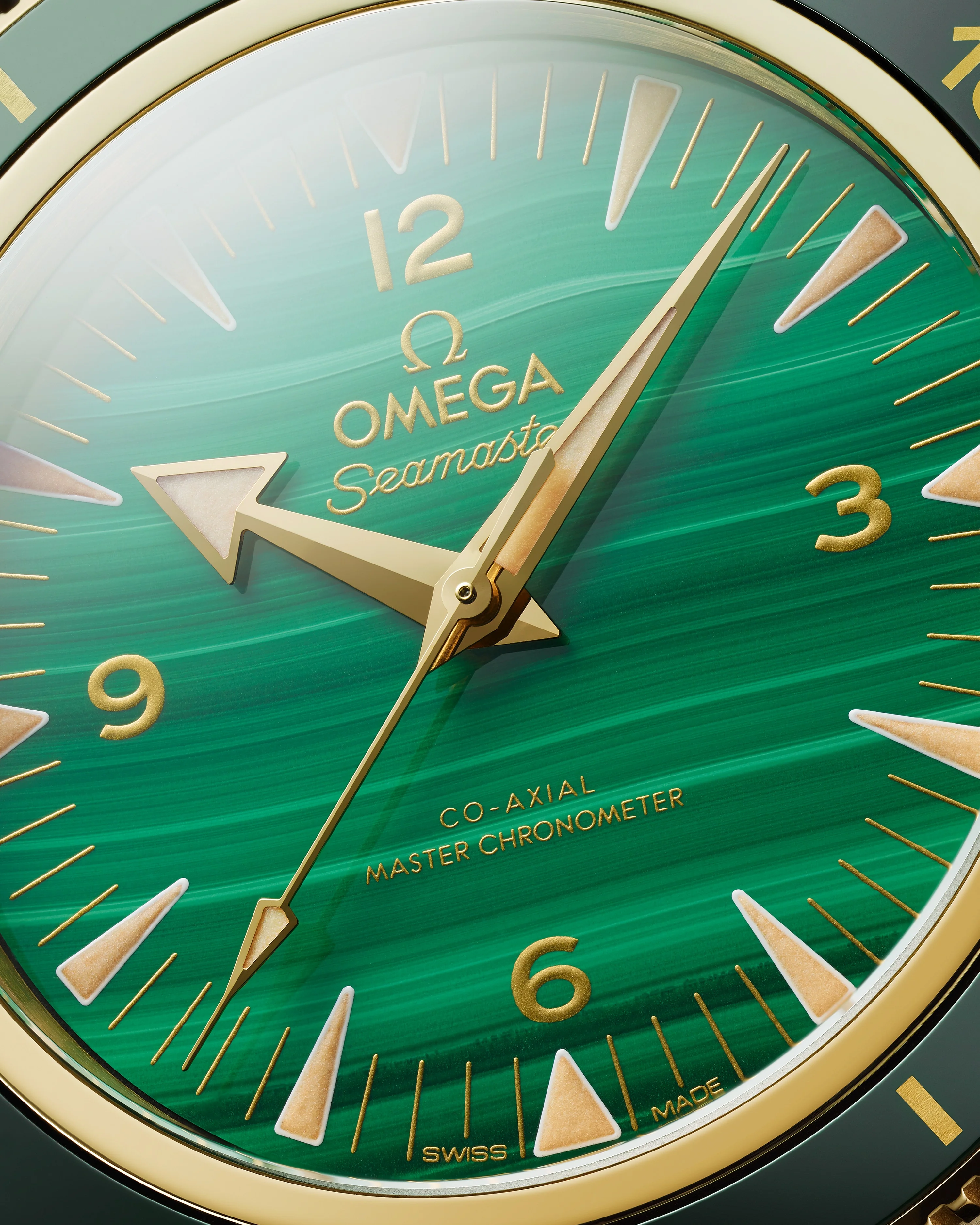 OMEGA 234.63.41.21.99.001 SEAMASTER 300 41 mm, yellow gold on leather strap - Image 3