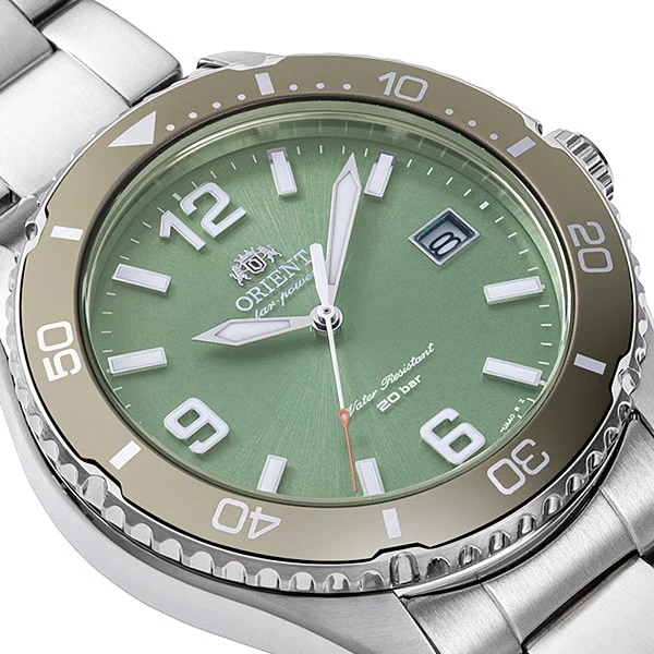 Orient Men's Sports Mako 40 Diver Design Solar Powered Metal Band Watch RN-WJ0001E - Image 4