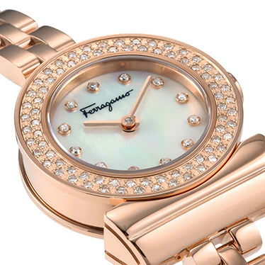 SALVATORE FERRAGAMO SFBF00518 Gancino Bracelet with Iconic Logo, Luxurious Leather, Adjustable Fit, Elegant Fashion Statement - Image 3