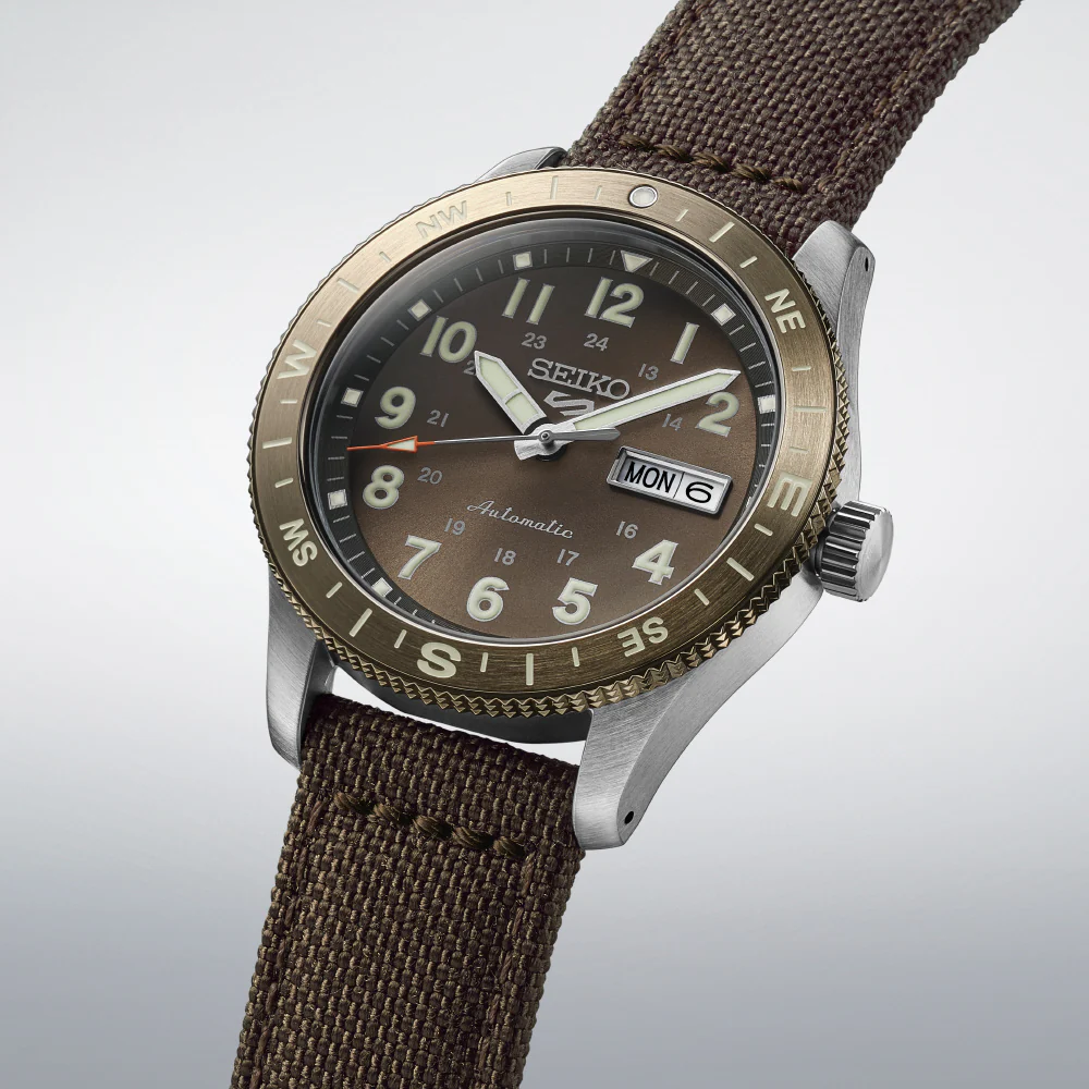 SEIKO HDB009J Automatic Mechanical Movement Brown Dial Stainless Steel Case Water Resistant Sports Watch