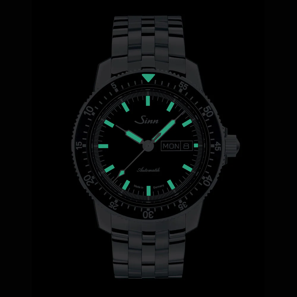 Sinn 104 Series 104.ST.SA Pilot's Watch with Rotating Bezel and Water Resistance - Image 6