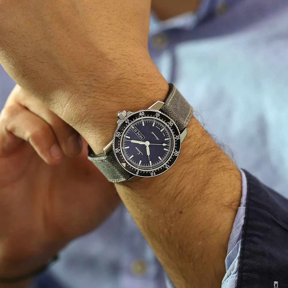 Sinn Pilot Series 104.ST.SA.IB Dark Blue Dial High-Performance Watch - Image 3
