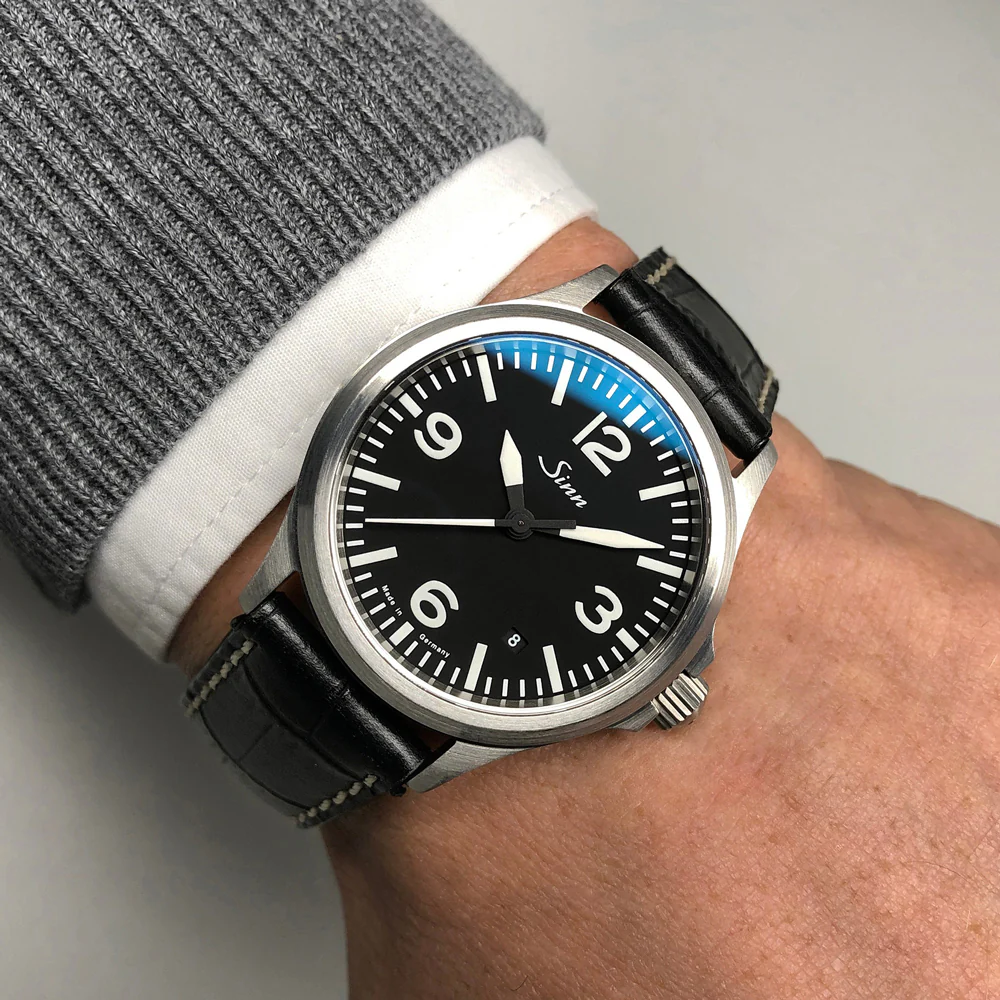 Sinn 556.A Automatic Watch with Date Display and Scratch-Resistant Sapphire Crystal - Image 2