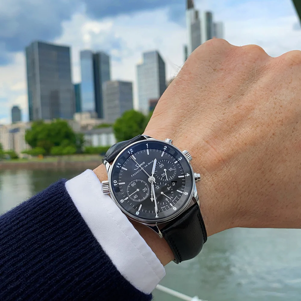 Sinn 6000 Series Automatic Diver's Watch with Sapphire Crystal and Water Resistance - Image 2