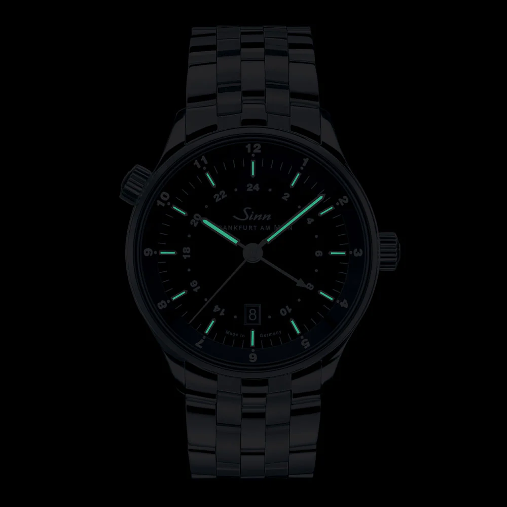 Sinn 6096 Diving Watch with Rotating Bezel and Water Resistance - Image 3