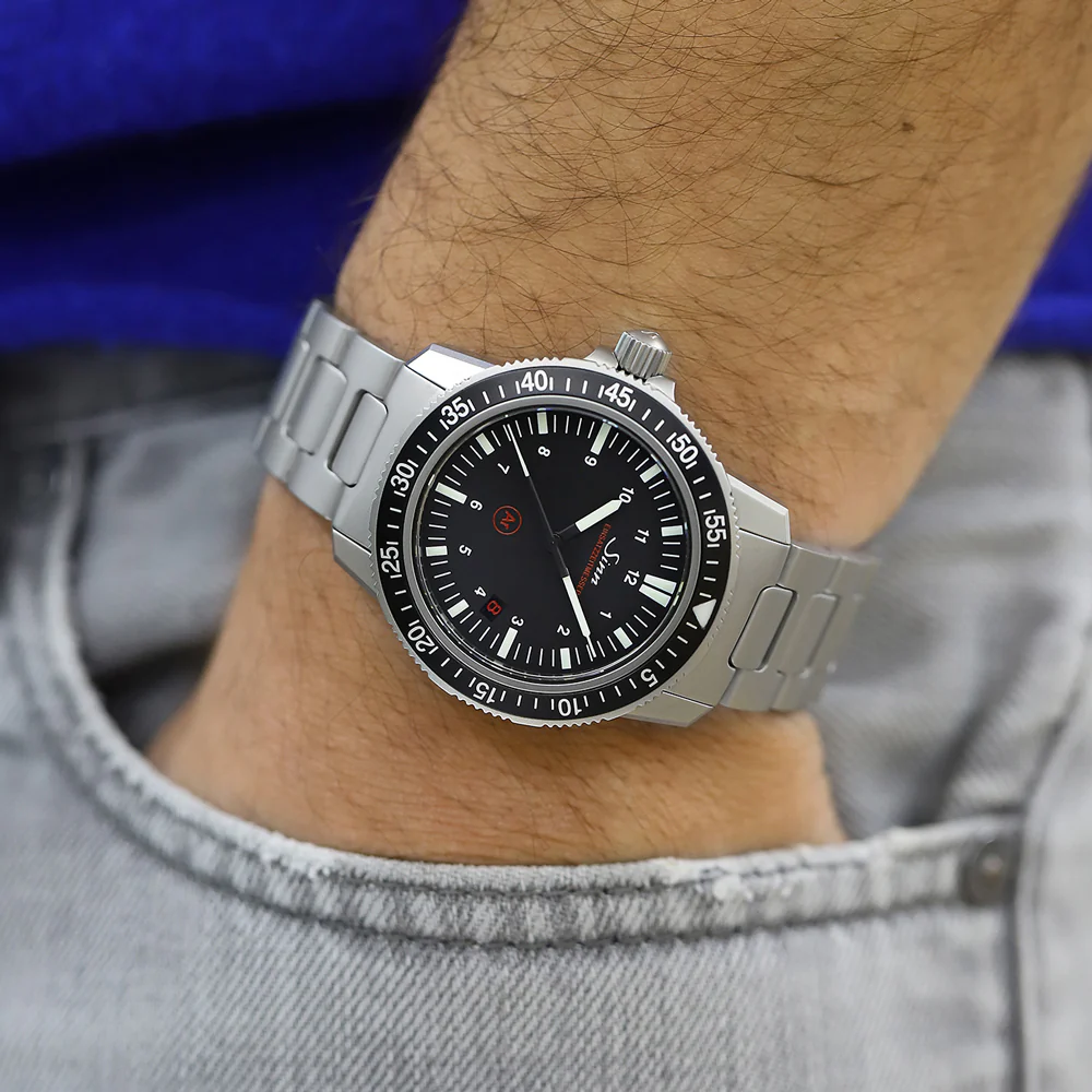Sinn EZM3 Mission Timer Diver's Watch - High Durability, Anti-Magnetic, Temperature Resistant, DNV Certified Waterproof - Image 2