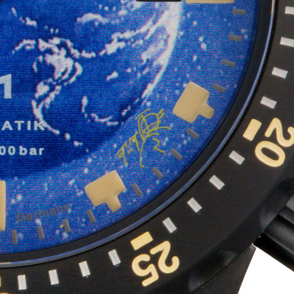 Sinn U1.S.E Limited Edition 80th Anniversary Diver's Watch with 1000m Water Resistance and Original Artwork - Image 5