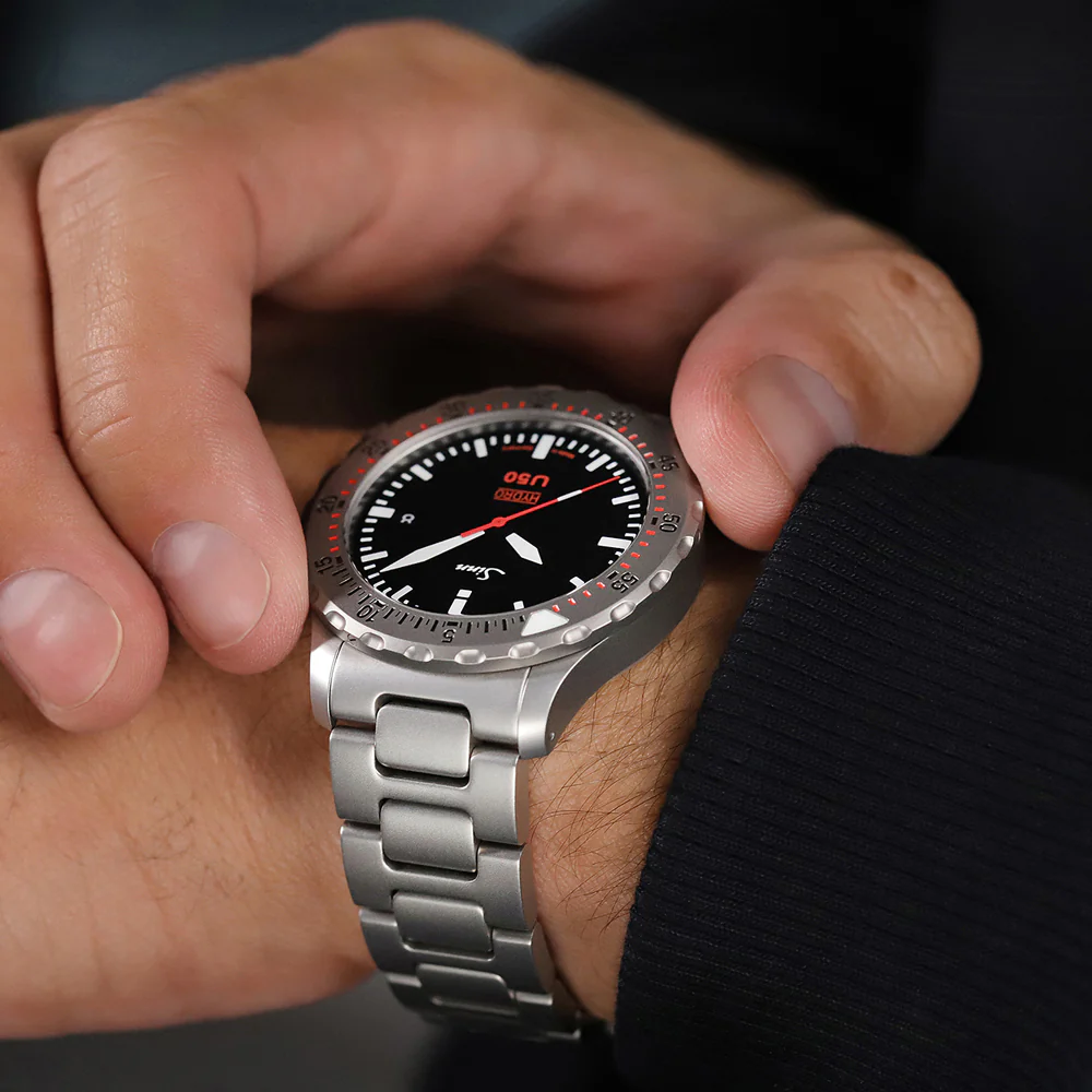 Sinn U50.HYDRO 41mm Dive Watch with 5000m Water Resistance and High Visibility Features - Image 3