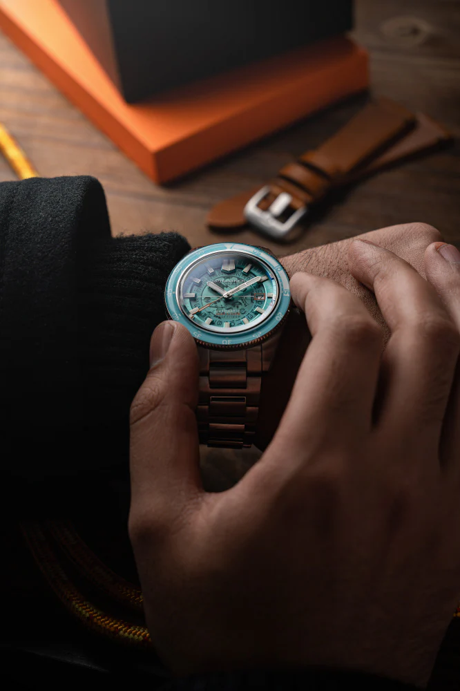 SPINNAKER SP-5118-44 Fluess Automatic Severn Edition with 2 Year Warranty Stylish Turquoise Design Durable Genuine Product - Image 5