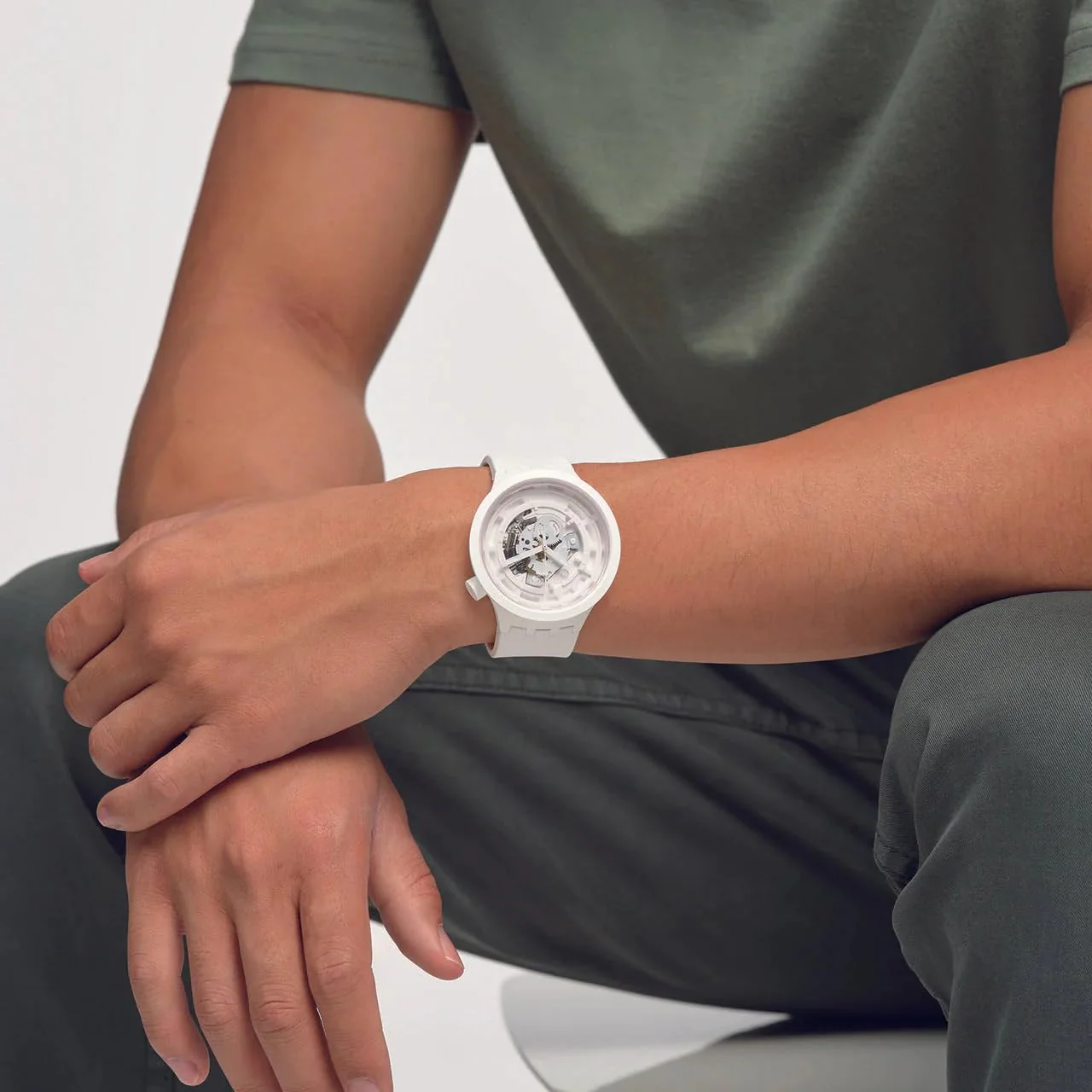SWATCH Big Bold Next SB03W100 White Quartz Watch - Image 3