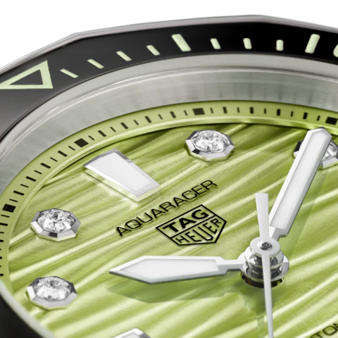 TAG Heuer WBP231L.BA0618 Swiss Quartz Movement Water Resistant 300m Sapphire Crystal Elegant Design - Image 2